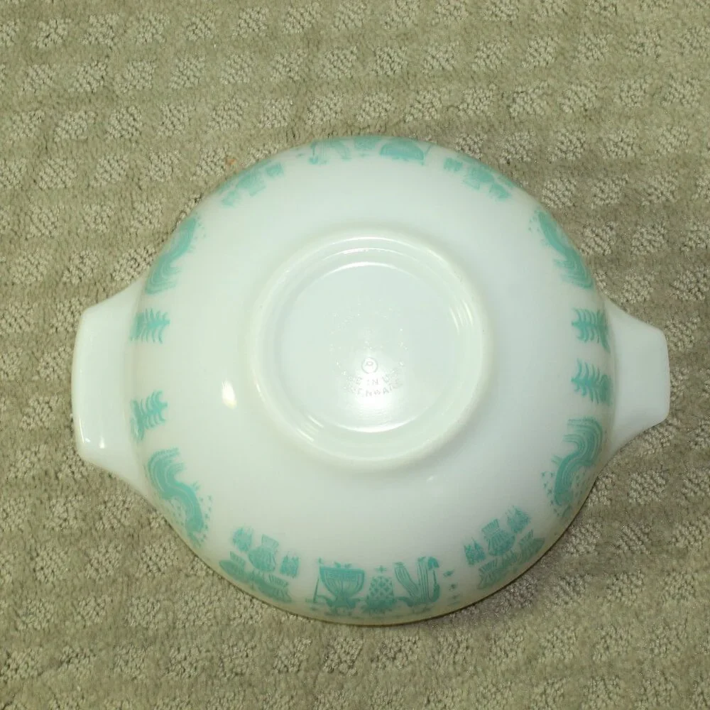 Pyrex this vintage